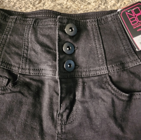 No Boundaries High-Rise Corset Shorts - Junior's Size 3 - Black - Picture 7 of 11